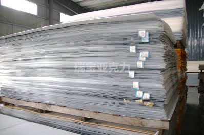 書柜加透明亞克力板材好看嗎