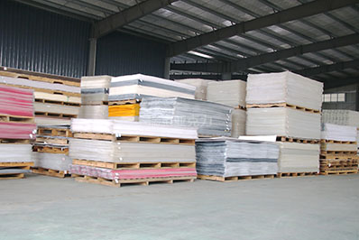 亞克力一字板會彎曲嗎